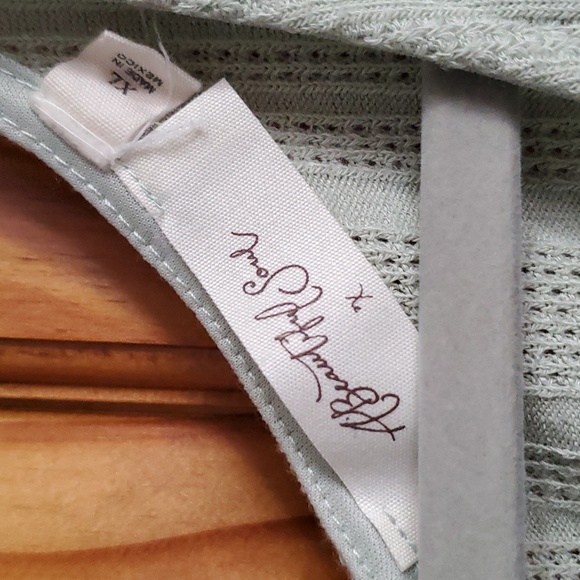 A Beautiful Soul top - Picture 2 of 5